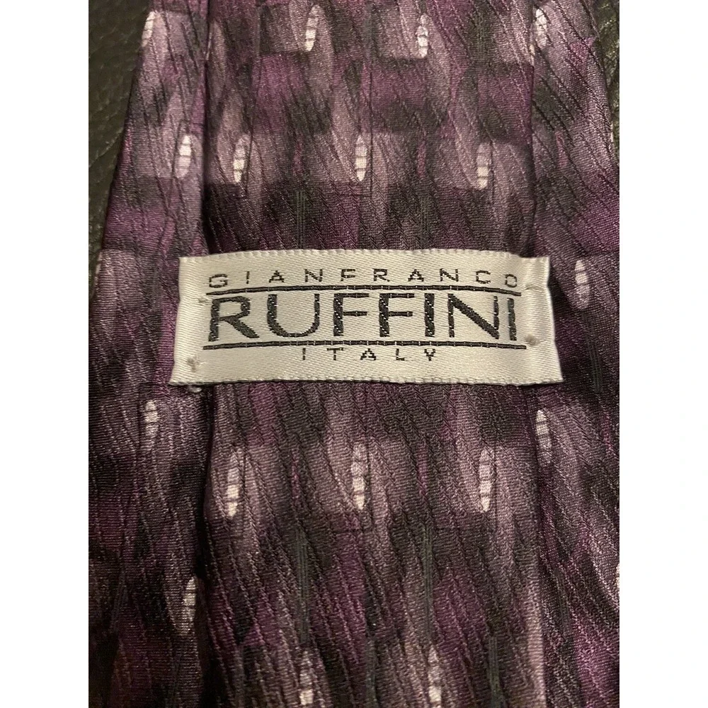 Gianfranco Ruffini 100% Silk Tie Purple Shades Geometric Men Necktie 58